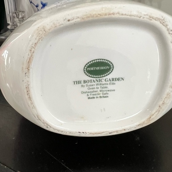 Portmeirion The Botanic Garden White Vase with Magnolia Design - Picture 9 of 9